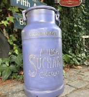 Lechera de Aluminio Milka Suchard Chocolat.