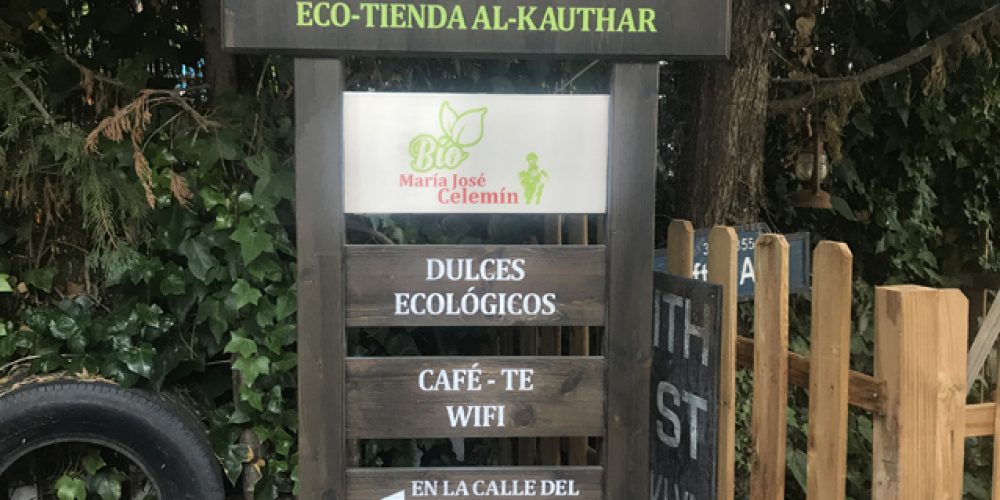 Tótem de Madera ORGANIC STORE, Eco-Tienda AL-KAUTHAR