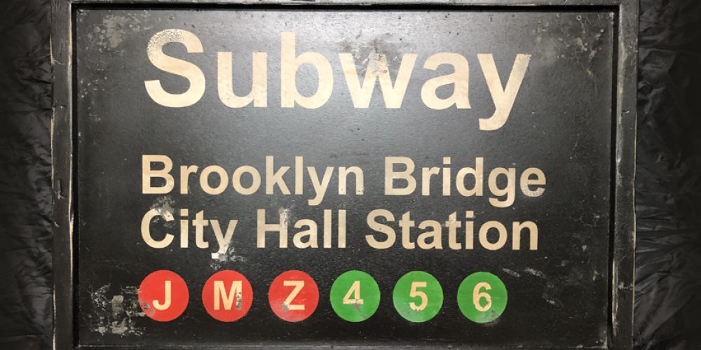 Cartel de Madera Subway Brooklyn Bridge.