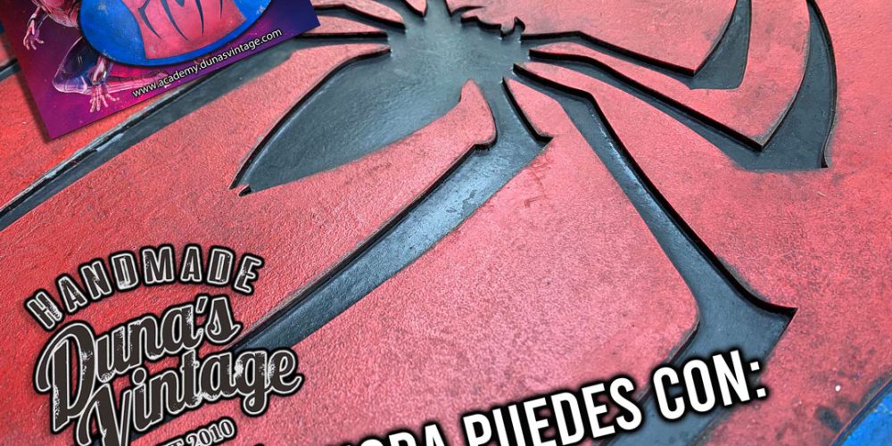 Escudo en Madera DM Spiderman 76x48cm.