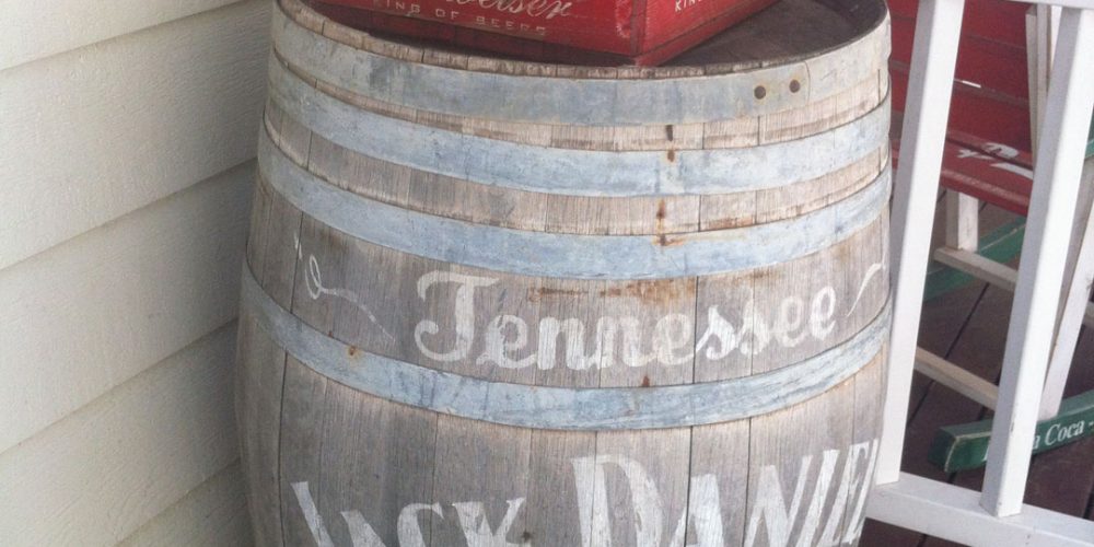 Barrica personalizada de Jack Daniel´s y caja de Budweiser