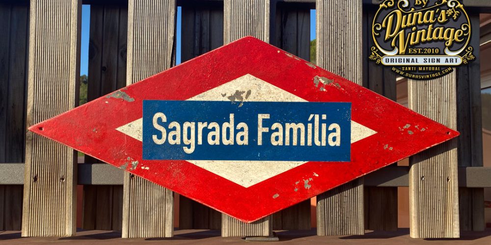 Placa de Madera Metro Sagrada Família.