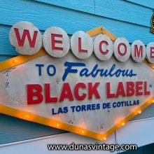 ¡Tu Propio Cartel al Estilo Welcome to Las Vegas! Personalizado por Duna’s Vintage