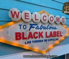 ¡Tu Propio Cartel al Estilo Welcome to Las Vegas! Personalizado por Duna’s Vintage