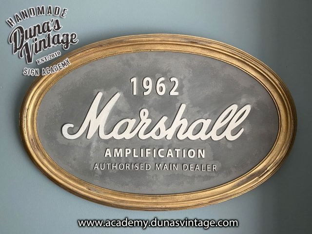 Fotos que me envía un alumno de Duna´s Vintage Academy, Rótulo Marshall Amplification 1962.