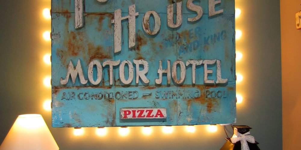 A la venta cartel Town House Motor Hotel