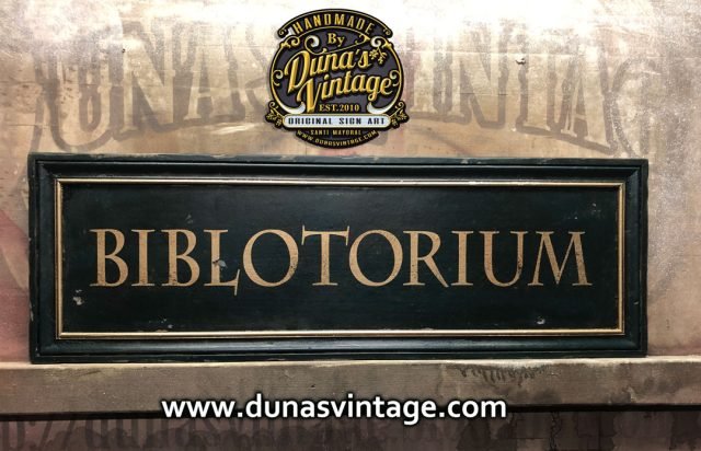 Cartel de Madera BIBLOTORIUM.