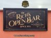 Regalos Originales, Cartel Personalizado  THE RICH´S OPEN BAR.