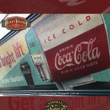 ¿Qué os parece esta reproducción de un anuncio de Coca-Cola de 1958?