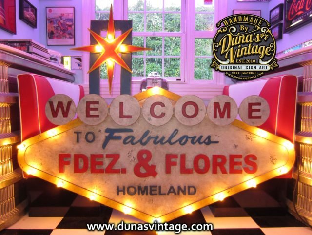 Cartel de Madera personalizado FDEZ. &#038; FLORES.