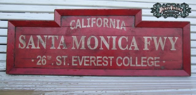 CARTEL DE MADERA SANTA MONICA FWY