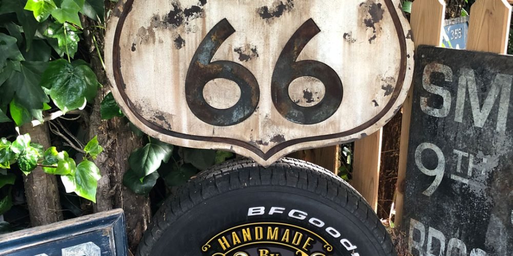 ESCUDO BAJO RELIEVE EN MADERA CALIFORNIA US 66