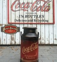 Lechera pintada de Coca-Cola