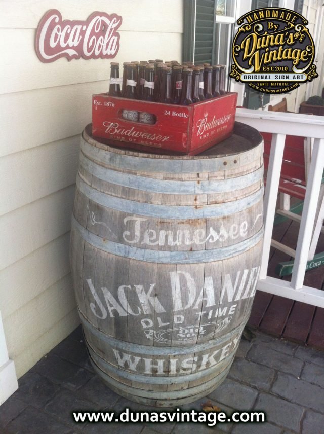 Barrica personalizada de Jack Daniel´s y caja de Budweiser