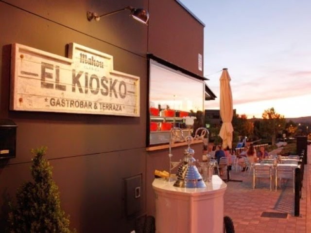 Cartel de Duna’s Vintage para El Kiosko Gastrobar & Terraza de Madrid