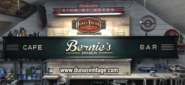 Cartel Exterior Bernie´s Diner Vilassar de Mar BCN