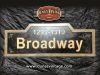 Placa en Madera Broadway.