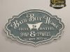 Cartel de madera con relieve BATH BLUE HOME.