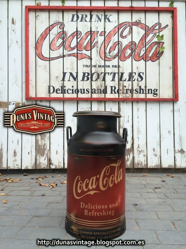 Lechera pintada de Coca-Cola