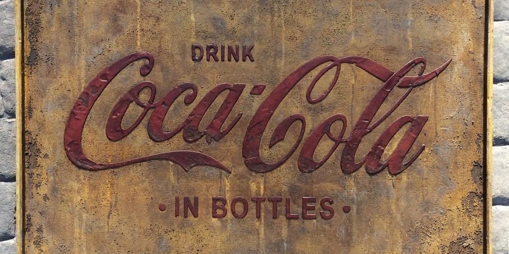 Réplica cartel de madera Coca-Cola IN BOTTLES, Yellow