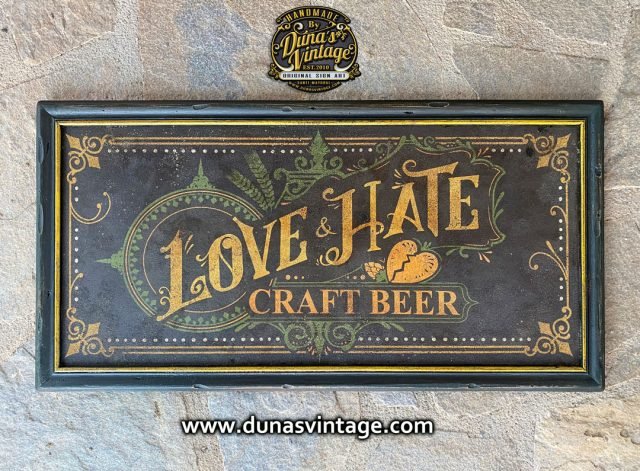 Cartel de Madera LOVE & HATE.