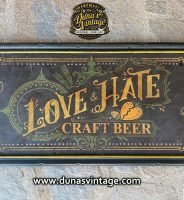 Cartel de Madera LOVE & HATE.