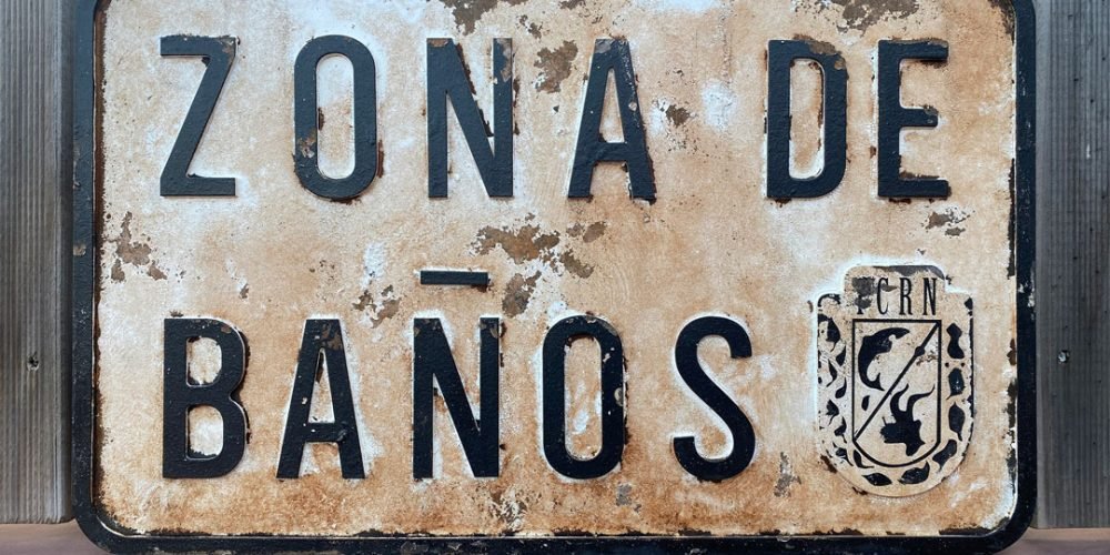 Placa de Madera efecto óxidado ZONA DE BAÑOS.