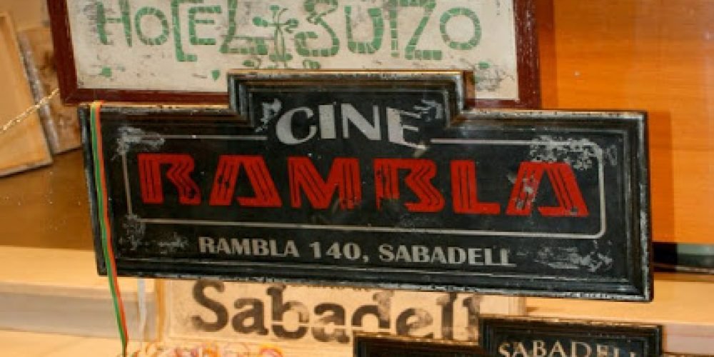 ESCAPARATE TIENDA ESTRIPA´M EN SABADELL