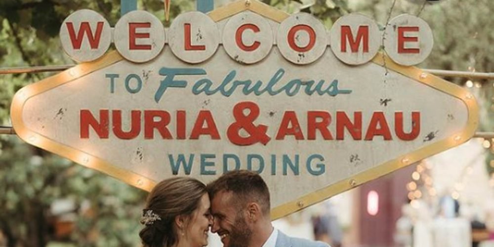 Carteles Personalizados para Tu Boda: Un Detalle Único que Durará para Siempre
