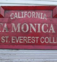 CARTEL DE MADERA SANTA MONICA FWY