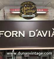 Cartel de Madera FORN D´AVIÀ Dimensiones 223X90cm