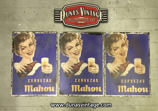 Chapa Metálica Mahou Blue Girl tamaño 42x50cm.