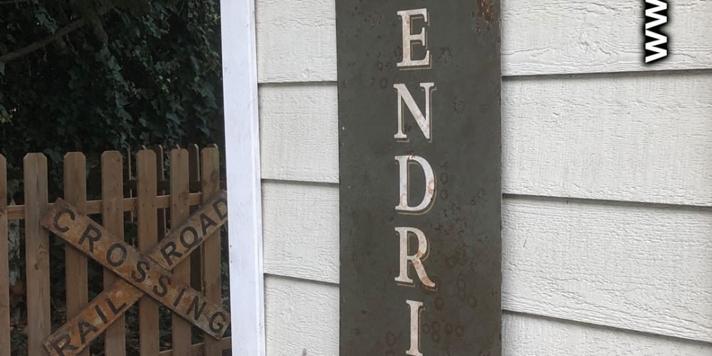 Chapa metálica HENDRICK´S GIN Tamaño 400x1700mm.