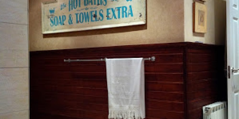 25c HOT BATHS 25c, FOR SALE 400€