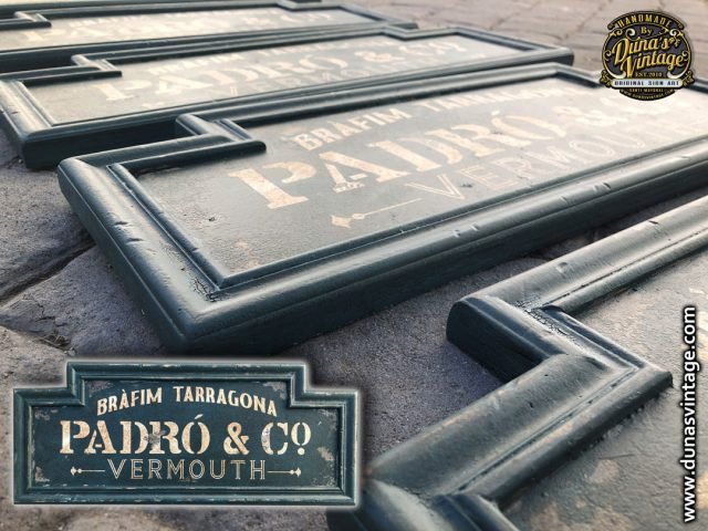 Carteles de Madera para Padró & Co. Vermouth