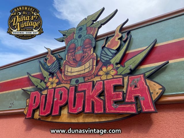 Cartel PUPUKEA CALAFELL en relieve.