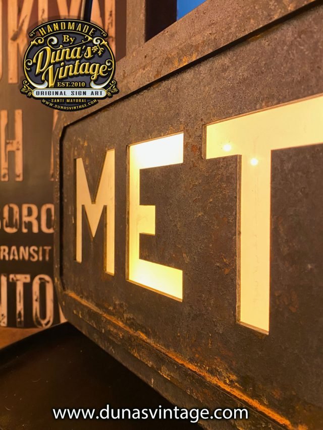 Caja de luz Metro Urquinaona – Estilo Retro Industrial, Duna´s Vintage