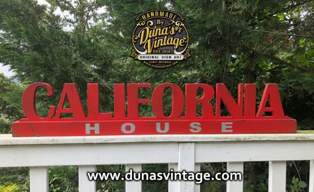Lettering CALIFORNIA HOUSE.