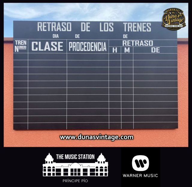 Cartel Warner Music Station, RETRASO DE LOS TRENES.