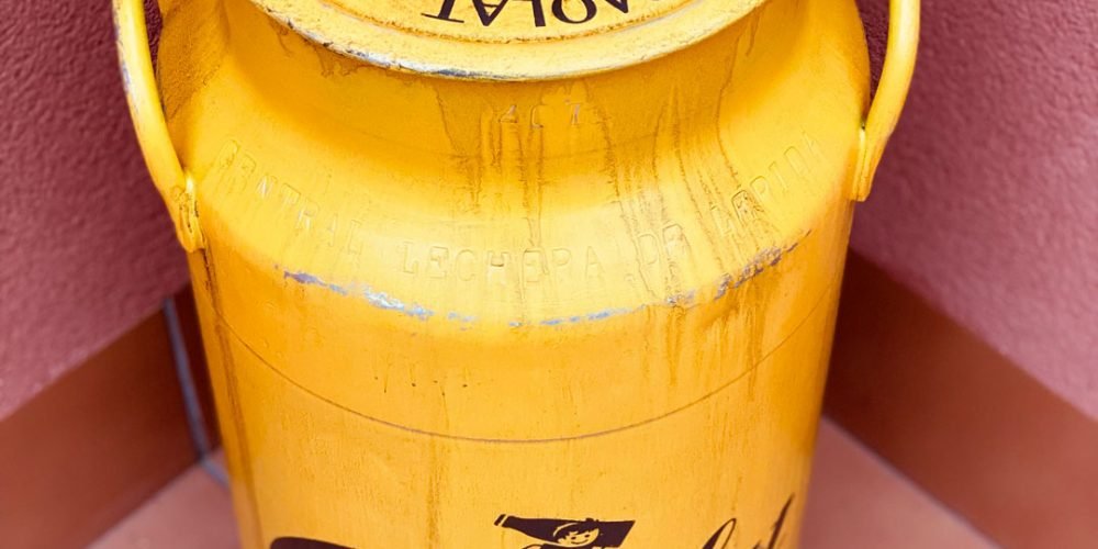 Lechera de Aluminio de 40L, personalizada de Cacaolat 1933