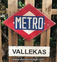 Cartel de Madera Metro Vallekas