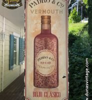 Chapa Metálica PADRÓ & Co. Vermouth Rojo Clásico.