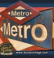 Placa de Madera en Relieve METRO Madrid.