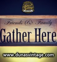 Cartel de Madera Gather Here.