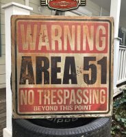 Cartel de Madera AREA 51