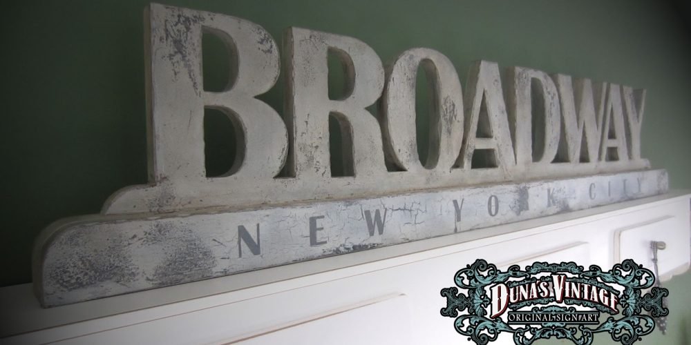 BROADWAY LETTERING, Duna´s Vintage.