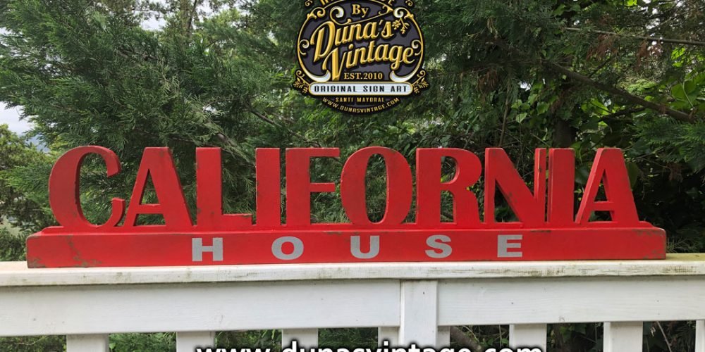 Lettering CALIFORNIA HOUSE.
