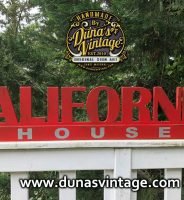 Lettering CALIFORNIA HOUSE.