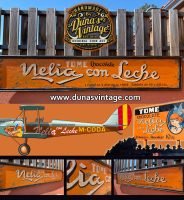 Cartel de Madera Chocolates Nelia 1928.