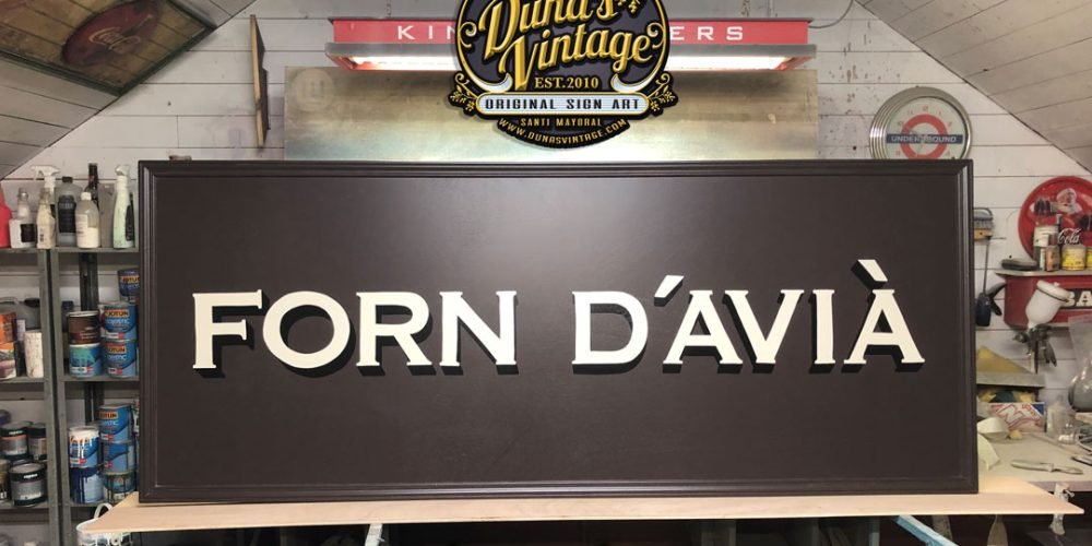 Cartel de Madera FORN D´AVIÀ Dimensiones 223X90cm